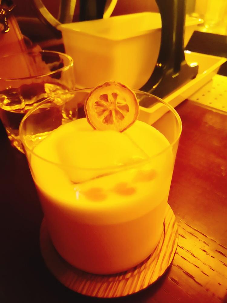 有个喜欢喝鸡尾酒的朋友,本身不太能喝酒陪着一起去的.