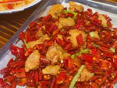 扛把子辣子鸡-马路牙子地桌烤肉(工体店)