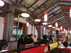 大堂-大胡同天津菜·海肠捞饭·津门皮皮虾锅贴一绝(西姜井店)