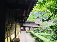 -峨眉山报国寺