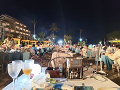 -亚龙湾希尔顿自助餐厅·海鲜·烧烤·沙滩BBQ·现场乐队
