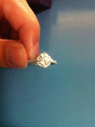 -威德钻石-克拉钻大本营(南京东路店)