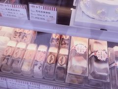 -红宝石·鲜奶小方·海派西点房(南丹店)