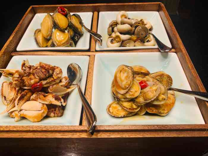 铭家小院私家菜(燕岭路店)-"人气很高的一家私家菜 环境还可以 带孩子