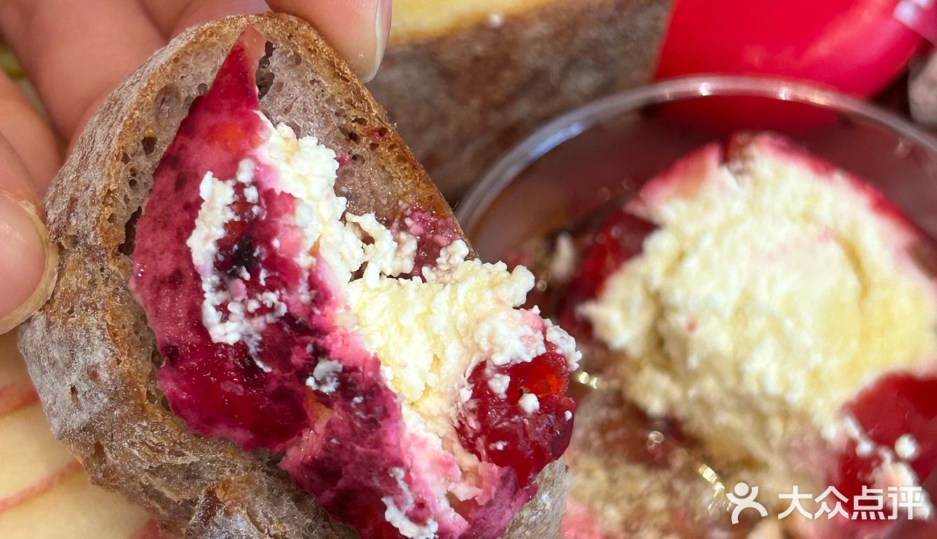 终于在南京吃上了面包拼盘！