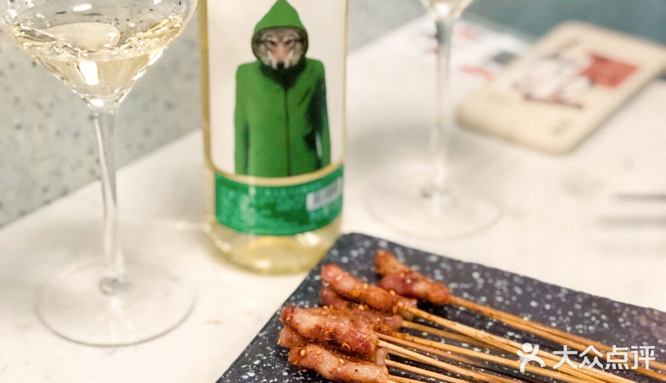 海鲜干锅搭配干白绝绝子 打卡宋记香辣蟹小酒馆