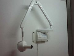 环境舒适，干净整洁，没有医院那种人杂吵-联合牙科