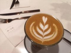 -潮一不贰·法式甜品·生日蛋糕·西式简餐(外滩店)