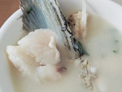 -美顺香食府鱼头老店(雪野湖店)