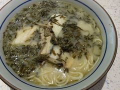 雪菜黃鱼煨面-阿莉餐厅(枣阳路店)