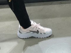 -NIKE品牌体验店(南京东路店)