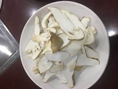 -菌之家·专业纯野生菌火锅·特色炒菌
