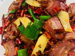 干椒炒腊肉-嘉里饭庄