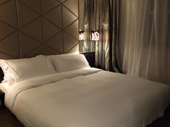 -桔子酒店(上海西藏北路地铁站店)