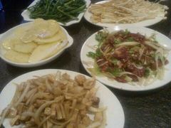 烤牛肉&nbsp;烤羊肉&nbsp;韭菜&nbsp;土豆&nbsp;-厚味居炙子烤肉·清真(天桥南纬路店)