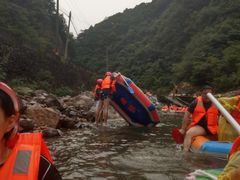 -安吉龙王山峡谷漂流