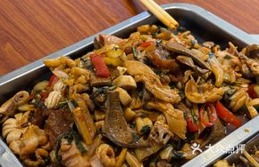 Stir-fried Pork Offal with Old Friend Sauce