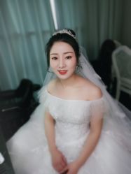 -雪莉美妆婚纱馆