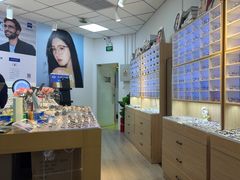 -天空之镜眼镜店蔡司依视路配镜授权零售店(望京颐堤港店)