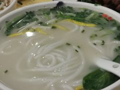 过桥米线-蝴蝶泉宾馆-中餐厅
