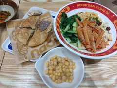 -魔都三兄弟酸辣粉·蘸卤炸串(虹桥万科店)