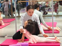 -炫艺舞蹈培训中心(枫尚奥特莱斯店)