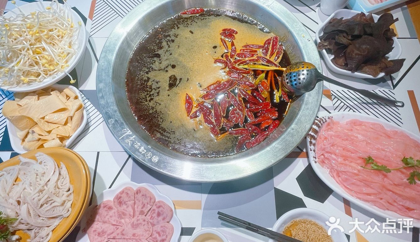 下雨天与火锅更配