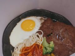 -汤姆家的牛排意面披萨(新城市广场店)