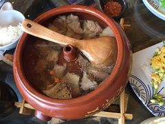 -云海肴·汽锅鸡·云南菜(天山百盛优客店)