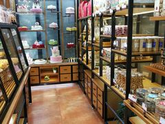 面包甜点陈列柜-东南饼庄(南昌市卫生学校住宅区店)