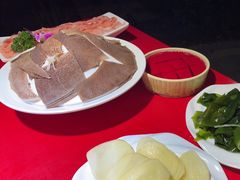 -二荆条·蜀鲜汇城市森林火锅