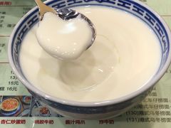 -赵记传承特色牛奶甜品(泉城广场店)