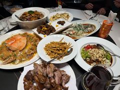 -鞍山大白鲨美食酒店