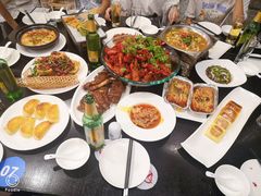 -河畔春天时尚餐厅