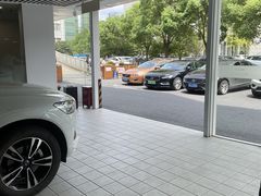 -杭州中沃沃尔沃4S店(滨江区店)