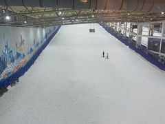 -乔波室内滑雪场