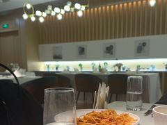 -华凌牛庄西餐厅(乌鲁木齐华凌美爵大饭店)