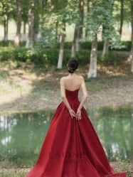 -Lady  Jane高端婚纱礼服馆