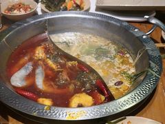 -东巴婆婆云南鱼豆花火锅(大东门店)