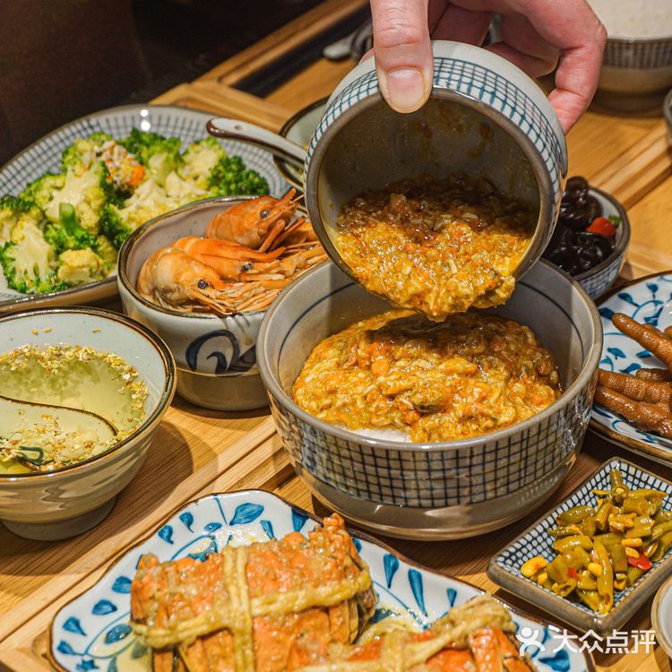 火遍江浙沪的蟹叁宝，在成都也能吃上啦！！