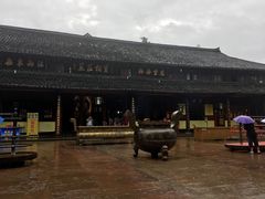 -峨眉山报国寺
