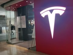 -TESLA 特斯拉(北京颐堤港体验店)