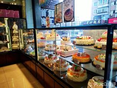 面包甜点陈列柜-爱纶蛋糕(山东路店)