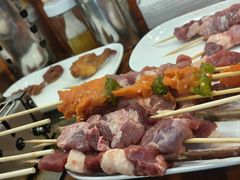 -哈尔滨小酒馆·鲜肉现穿自助烧烤(康新花园店)