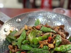湖南辣椒炒肉-湖南人家湘菜馆(镇江路店)
