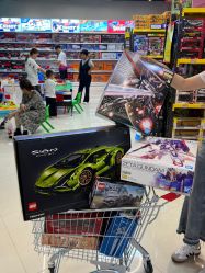 -卡通派潮品玩具折扣仓(青岛新城吾悦广场店)