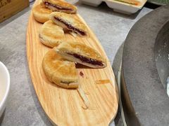 云南鲜花饼-鲜潭蒸汽石锅鱼(万象前海店)