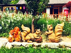 -百里峡七彩艺术小镇