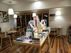 -猫的天空之城概念书店(束河店)