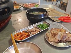 -围炉肉舍•炭烤活鳗•丹东海鲜烤肉(步行街店)